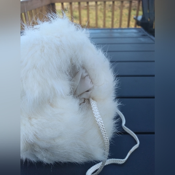 * HOST PICK * Vintage Child's White Faux Fur Muff, Red Flower Accents, H… - Picture 4 of 10